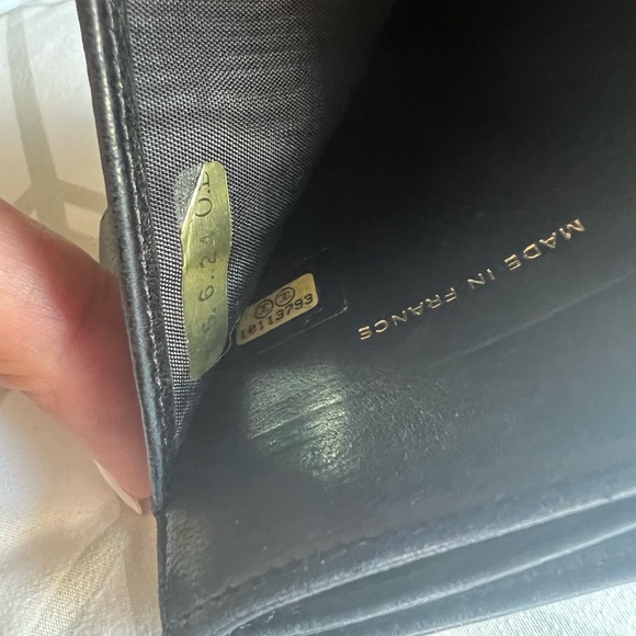 Great condition Chanel bifold snap wallet - Picture 5 of 8